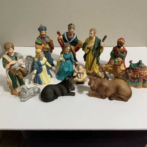 13 Piece Christmas Holiday Holy Nativity Set Ceramic Porcelain - Picture 1 of 11